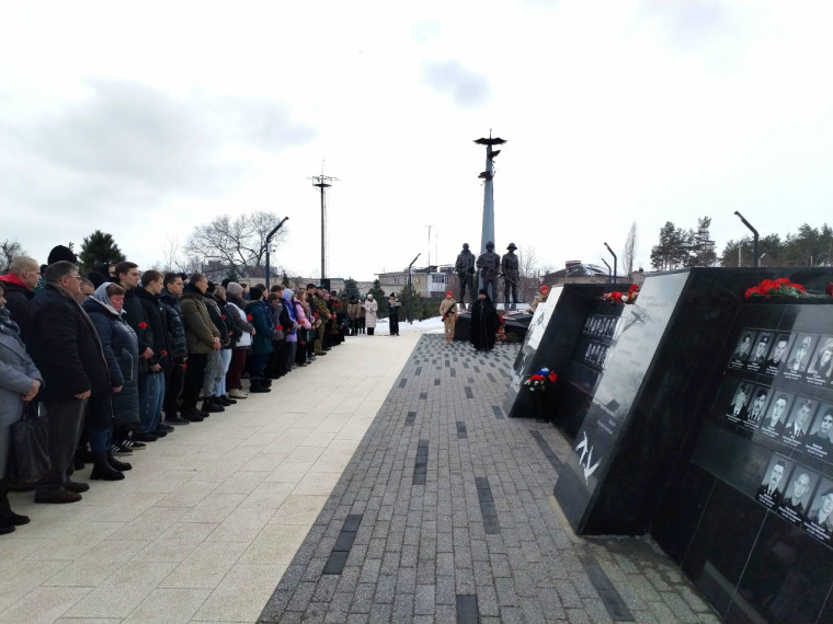 Помним всех поименно.