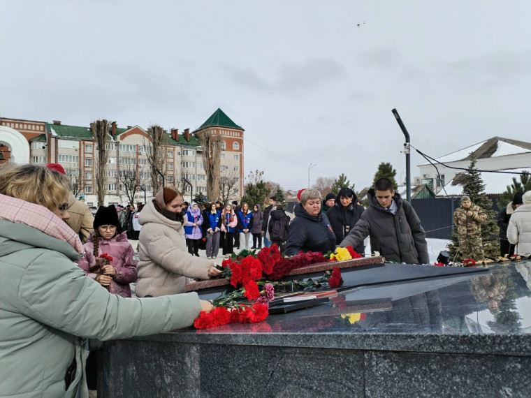 Помним всех поименно.