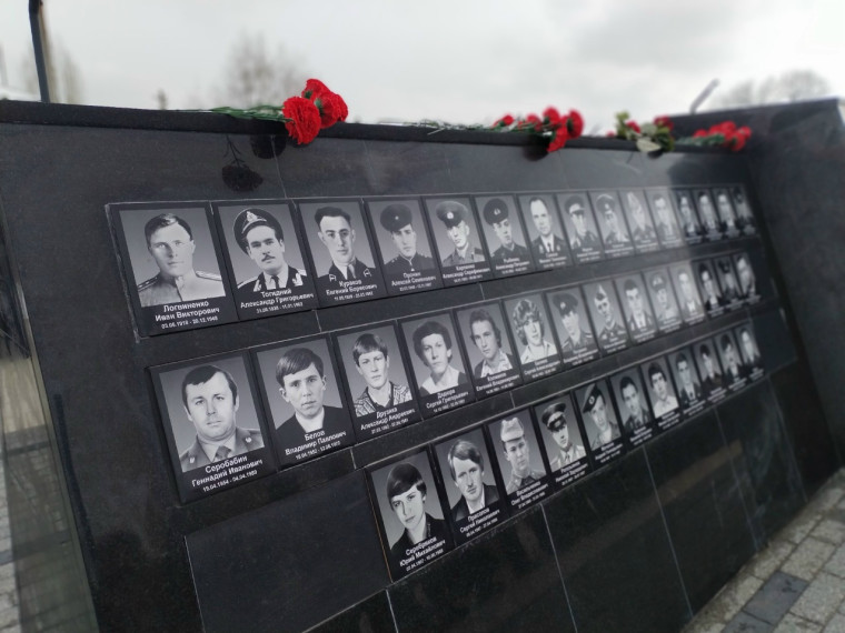 Помним всех поименно.